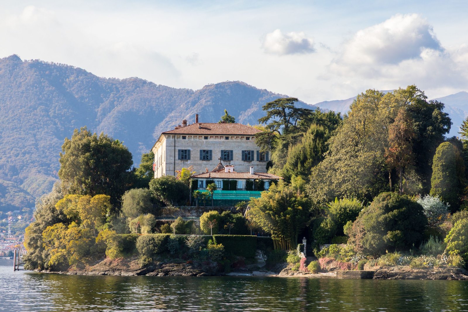 Solo Reinvention Retreats: Where to Go When You’re Ready to Rewrite the Next Chapter